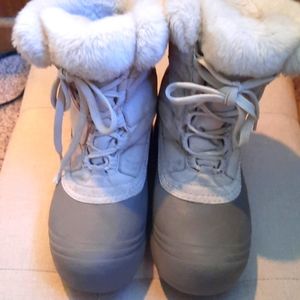 Women's size 7.5 Columbia winter boots
